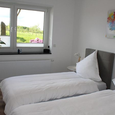 Gaestezimmer Bergerhof - Ankommen Und Wohlfuehlen Neuss Esterno foto